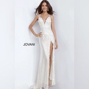 NWT JOVANI EVENING GOWN